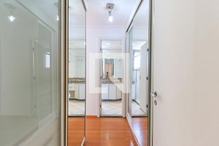 Apartamento à venda com 125m², 3 quartos e 2 vagas Apartamento à venda com 125m², 3 quartos e 2 vagasCloset da Suíte 1
