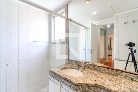 Apartamento à venda com 125m², 3 quartos e 2 vagas Apartamento à venda com 125m², 3 quartos e 2 vagasBanheiro da Suíte 1