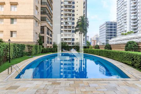 Apartamento à venda com 125m², 3 quartos e 2 vagas Apartamento à venda com 125m², 3 quartos e 2 vagasÁrea comum - Piscina