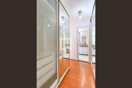 Apartamento à venda com 125m², 3 quartos e 2 vagas Apartamento à venda com 125m², 3 quartos e 2 vagasCloset da Suíte 1