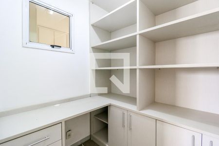 Apartamento à venda com 125m², 3 quartos e 2 vagas Apartamento à venda com 125m², 3 quartos e 2 vagasEscritório