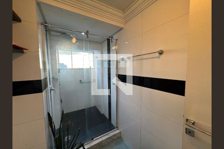Apartamento à venda com 108m², 2 quartos e 1 vaga Apartamento à venda com 108m², 2 quartos e 1 vagaBanheiro