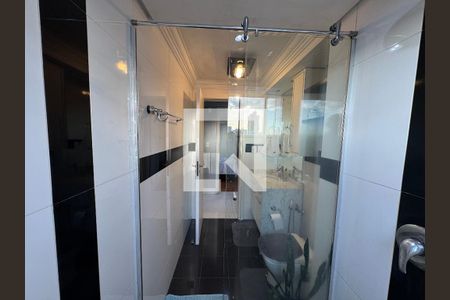 Apartamento à venda com 108m², 2 quartos e 1 vaga Apartamento à venda com 108m², 2 quartos e 1 vagaBanheiro