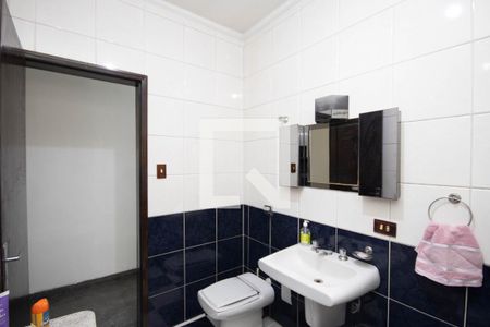 Casa à venda com 145m², 4 quartos e 2 vagasBanheiro