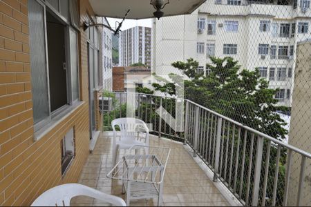 Apartamento à venda com 115m², 3 quartos e 2 vagasVaranda