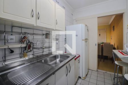 Apartamento à venda com 63m², 2 quartos e 1 vaga Apartamento à venda com 63m², 2 quartos e 1 vagaCozinha e Área de Serviço