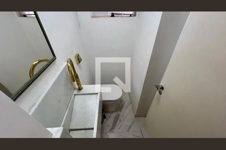 Lavabo de apartamento para alugar com 2 quartos, 60m² em Cerqueira César, São Paulo