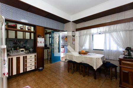 Casa à venda com 520m², 5 quartos e 4 vagas Casa à venda com 520m², 5 quartos e 4 vagasCozinha