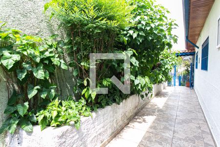 Casa à venda com 520m², 5 quartos e 4 vagas Casa à venda com 520m², 5 quartos e 4 vagasQuintal