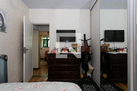 Casa à venda com 520m², 5 quartos e 4 vagas Casa à venda com 520m², 5 quartos e 4 vagasQuarto 2