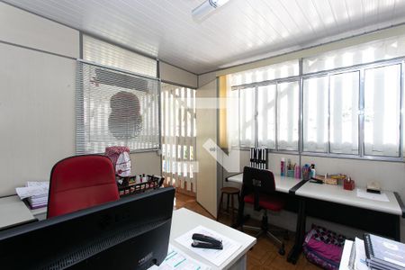 Casa à venda com 520m², 5 quartos e 4 vagas Casa à venda com 520m², 5 quartos e 4 vagasEscritório