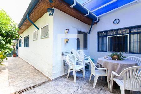 Casa à venda com 520m², 5 quartos e 4 vagas Casa à venda com 520m², 5 quartos e 4 vagasQuintal