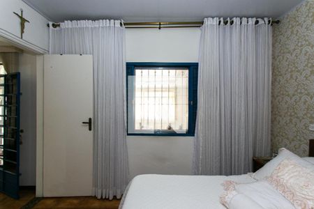 Casa à venda com 520m², 5 quartos e 4 vagas Casa à venda com 520m², 5 quartos e 4 vagasQuarto 1