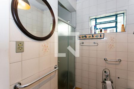 Casa à venda com 520m², 5 quartos e 4 vagas Casa à venda com 520m², 5 quartos e 4 vagasBanheiro