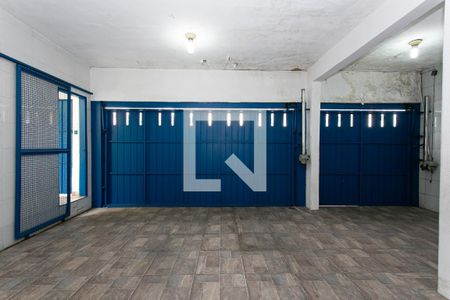 Casa à venda com 520m², 5 quartos e 4 vagas Casa à venda com 520m², 5 quartos e 4 vagasGaragem