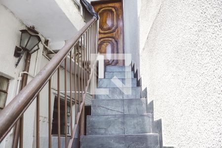 Casa à venda com 142m², 3 quartos e 3 vagasEscada