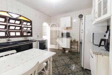 Casa à venda com 195m², 3 quartos e 2 vagasCozinha