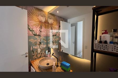 Apartamento à venda com 84m², 3 quartos e 2 vagas Apartamento à venda com 84m², 3 quartos e 2 vagasBanheiro da Suíte