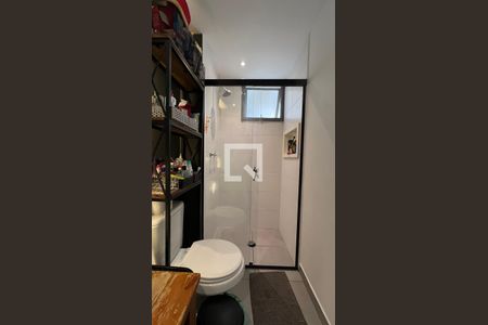 Apartamento à venda com 84m², 3 quartos e 2 vagas Apartamento à venda com 84m², 3 quartos e 2 vagasBanheiro da Suíte