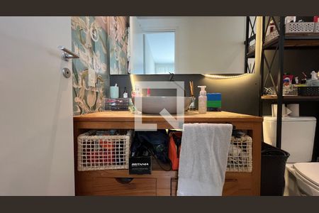 Apartamento à venda com 84m², 3 quartos e 2 vagas Apartamento à venda com 84m², 3 quartos e 2 vagasBanheiro da Suíte