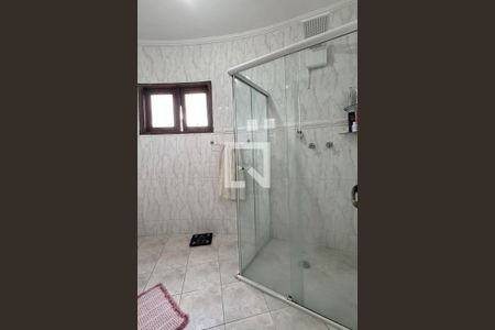 Casa para alugar com 300m², 3 quartos e 2 vagasBanheiro Corredor