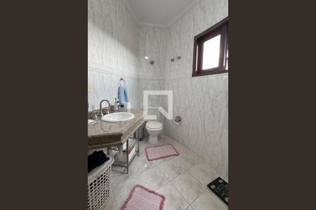 Casa para alugar com 300m², 3 quartos e 2 vagasBanheiro Corredor