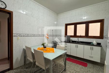 Casa para alugar com 300m², 3 quartos e 2 vagasCozinha