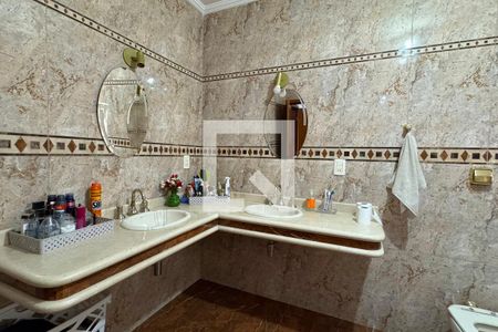 Casa para alugar com 300m², 3 quartos e 2 vagasBanheiro da Suíte 1