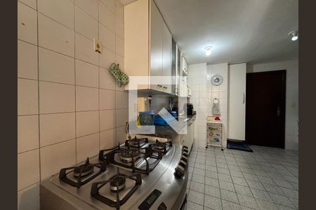 Apartamento à venda com 154m², 3 quartos e 2 vagas Apartamento à venda com 154m², 3 quartos e 2 vagasCozinha e Área de Serviço