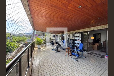 Apartamento à venda com 154m², 3 quartos e 2 vagas Apartamento à venda com 154m², 3 quartos e 2 vagasVaranda