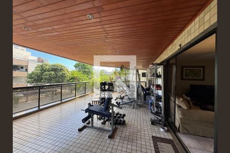 Apartamento à venda com 154m², 3 quartos e 2 vagas Apartamento à venda com 154m², 3 quartos e 2 vagasVaranda