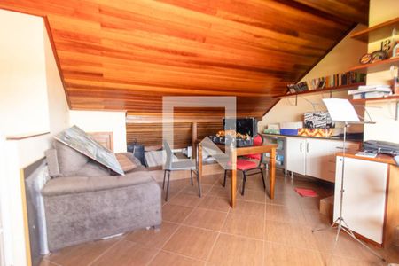 Casa de condomínio para alugar com 125m², 3 quartos e 2 vagasAtico