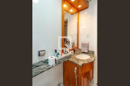 Banheiro Social de apartamento à venda com 2 quartos, 70m² em Petrópolis, Porto Alegre