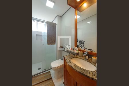 Apartamento à venda com 70m², 2 quartos e 1 vaga Apartamento à venda com 70m², 2 quartos e 1 vagaBanheiro Social