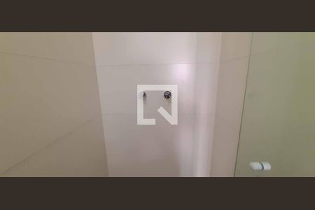Apartamento para alugar com 64m², 2 quartos e 1 vaga Apartamento para alugar com 64m², 2 quartos e 1 vagaBanheiro da Suíte 1