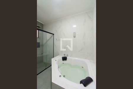 banheiro de casa à venda com 3 quartos, 310m² em Rio Branco, Canoas