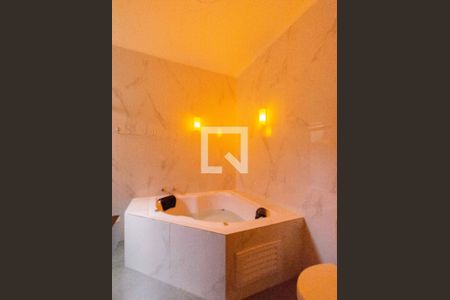 banheiro de casa à venda com 3 quartos, 310m² em Rio Branco, Canoas