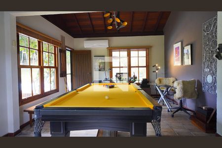 Casa de condomínio para alugar com 380m², 4 quartos e 6 vagasÁrea externa 