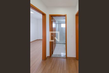 Corredor de apartamento à venda com 2 quartos, 60m² em Engenho Nogueira, Belo Horizonte