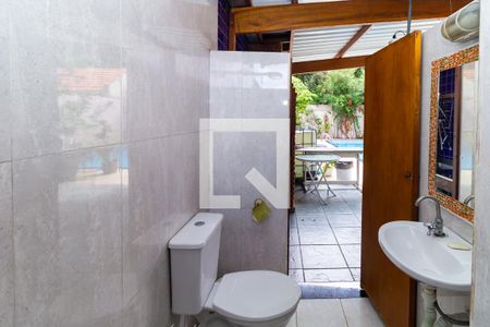 Casa à venda com 160m², 3 quartos e 3 vagasBanheiro 4