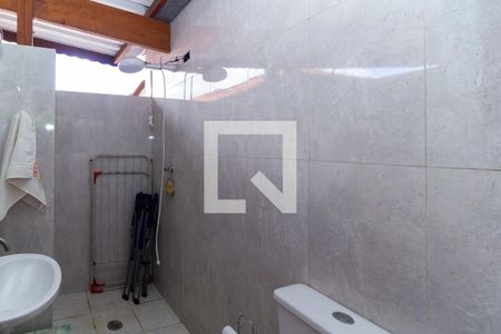 Casa à venda com 160m², 3 quartos e 3 vagasBanheiro 4