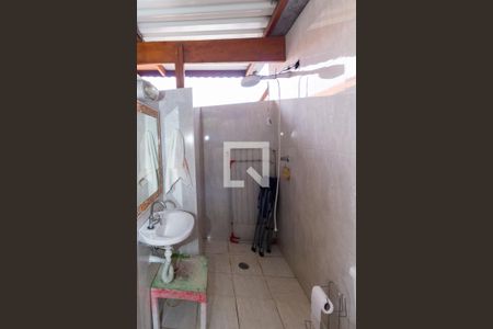 Casa à venda com 160m², 3 quartos e 3 vagasBanheiro 4