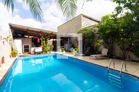 Casa à venda com 160m², 3 quartos e 3 vagasPiscina