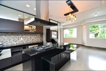 Apartamento à venda com 136m², 4 quartos e 2 vagasCozinha