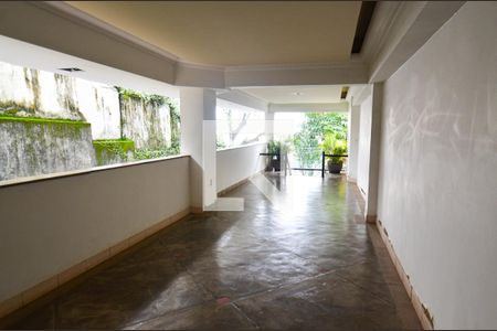 Apartamento à venda com 136m², 4 quartos e 2 vagasEntrada