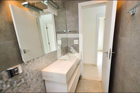 Apartamento à venda com 136m², 4 quartos e 2 vagasBanheiro social