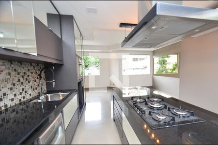 Apartamento à venda com 136m², 4 quartos e 2 vagasCozinha