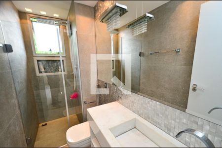 Apartamento à venda com 136m², 4 quartos e 2 vagasBanheiro social