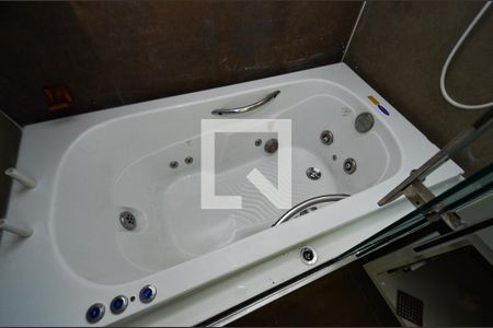 Apartamento à venda com 136m², 4 quartos e 2 vagasBanheiro suite