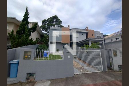 Casa para alugar com 87m², 3 quartos e 2 vagas Casa para alugar com 87m², 3 quartos e 2 vagasFachada